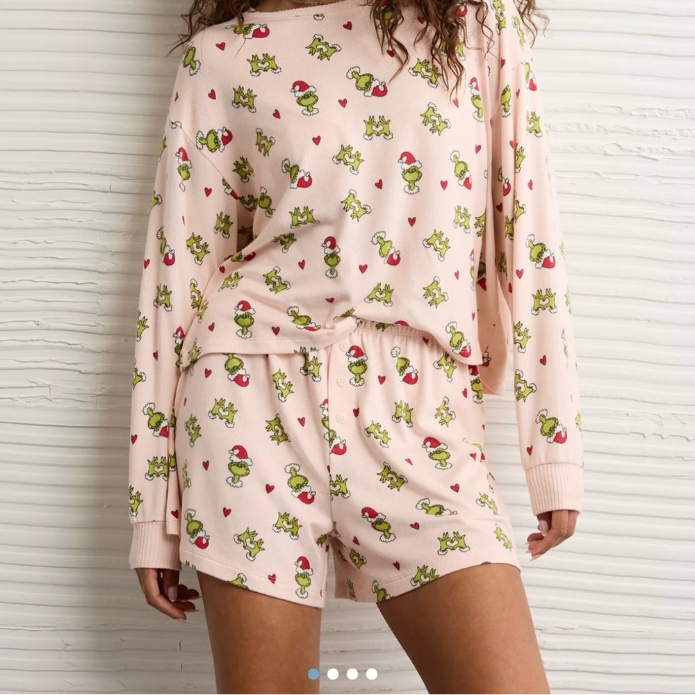 Aerie Luxe Plush Grinch Pajama Set